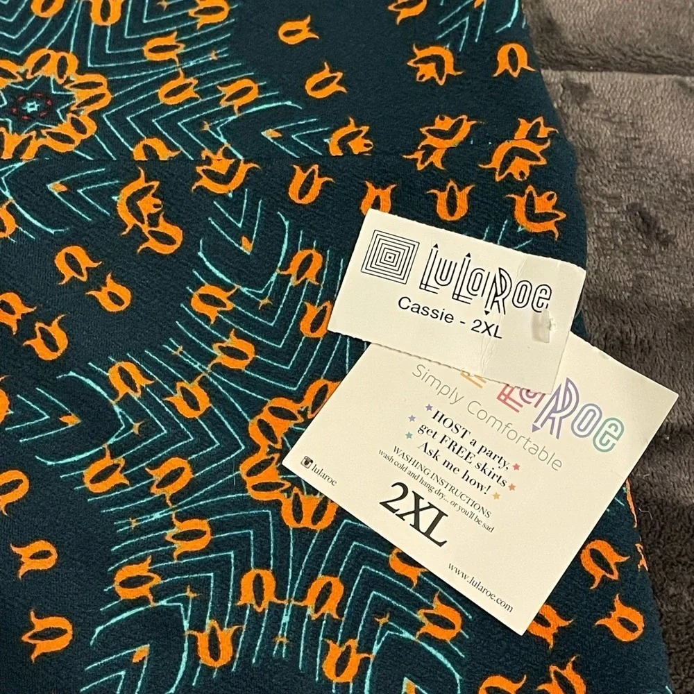 LuLaRoe vibrant cassie